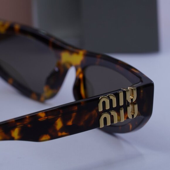 Miu Miu MU07ZS VAU06B Geometric Sunglasses – Honey Havana